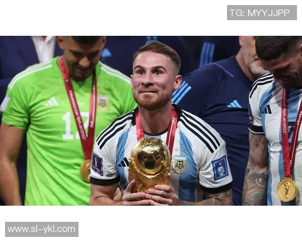 麦卡利斯特的传奇人生与足球生涯全景回顾